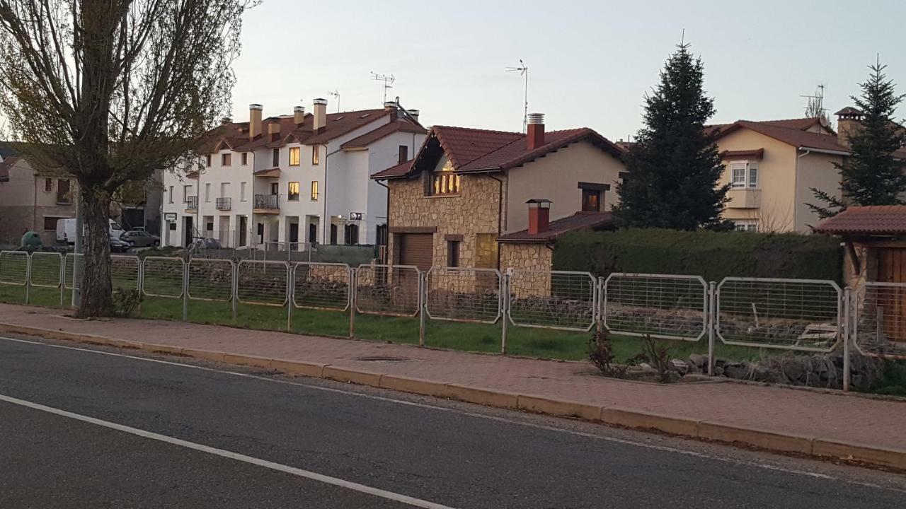 Гостьовий будинок El Cordel De Gredos Наварредонда-де-Ґредос Екстер'єр фото